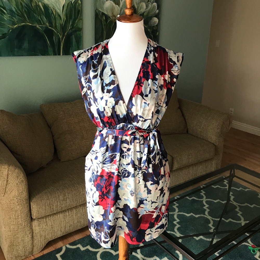 Maternity silky floral top with pockets